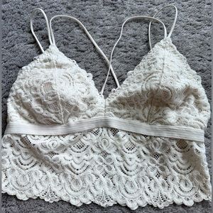 GILLY HICKS BRALETTE